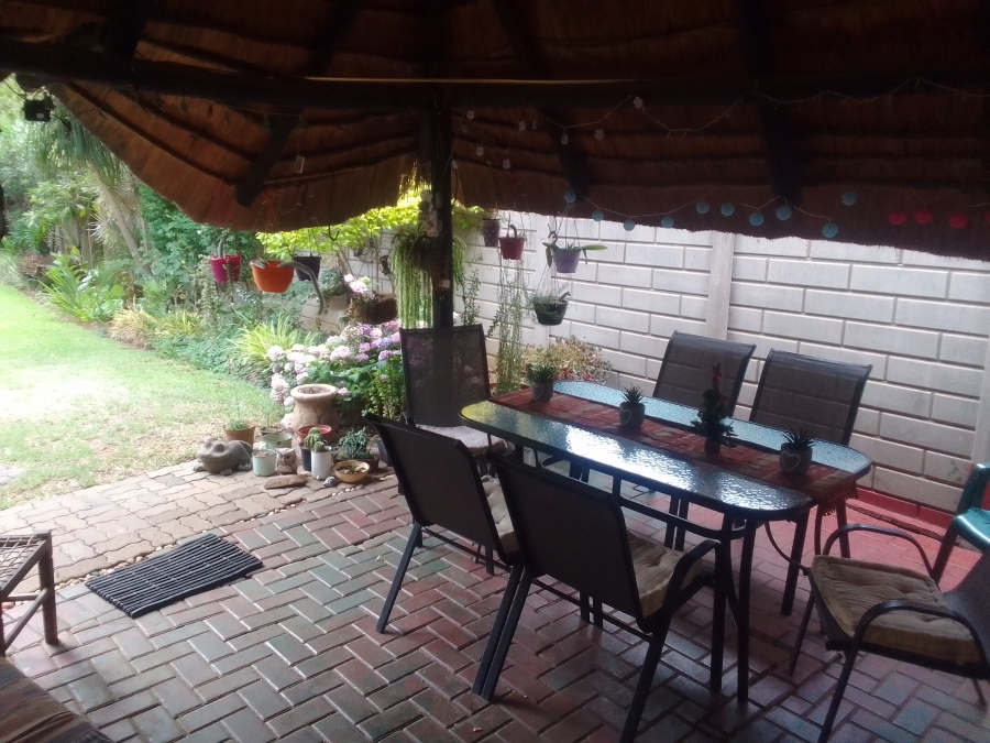 4 Bedroom Property for Sale in Geelhoutpark North West